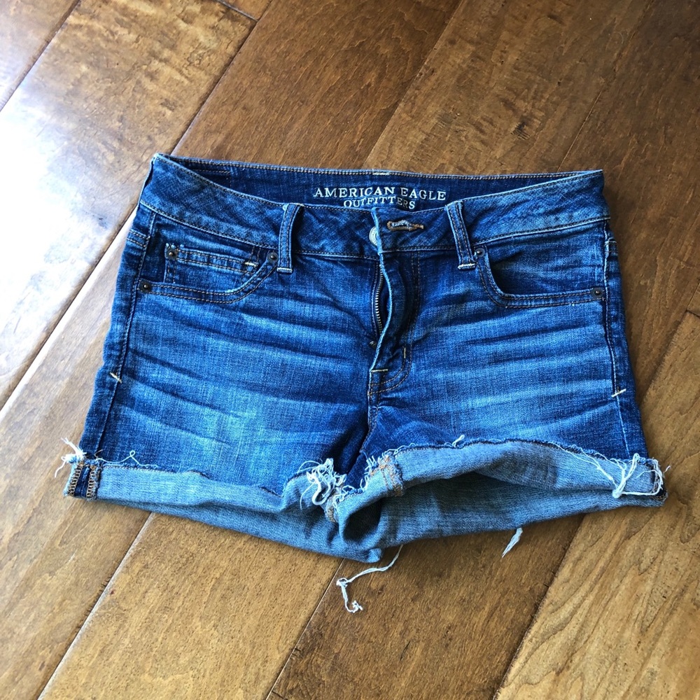 Excellent condition. American Eagle shorts size 10